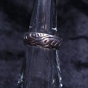 Victoria Silver Engraved Band